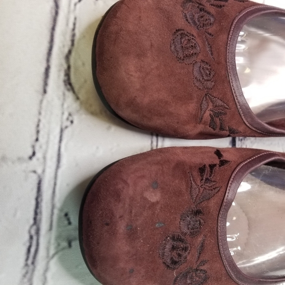 BeautiFeel suede embroidered mary janes - Picture 9 of 15